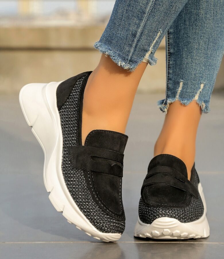 12 set box Black Moccasins size 36 - 41