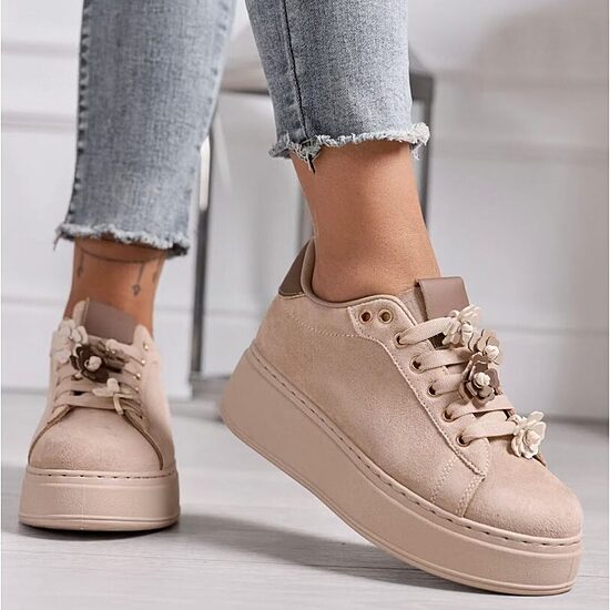 WOMEN'S SHOES