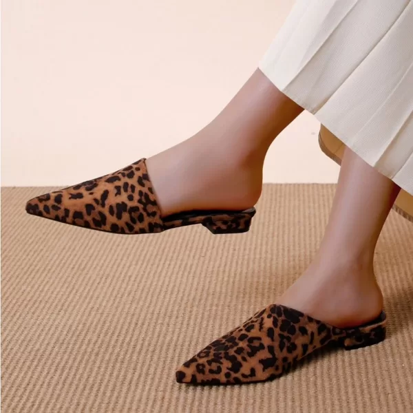 SLIPPERS&SLIDES - COMFORT - LEOPARD